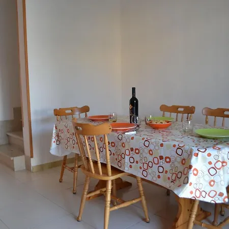 Apartment Vicino 5 Pax San Foca